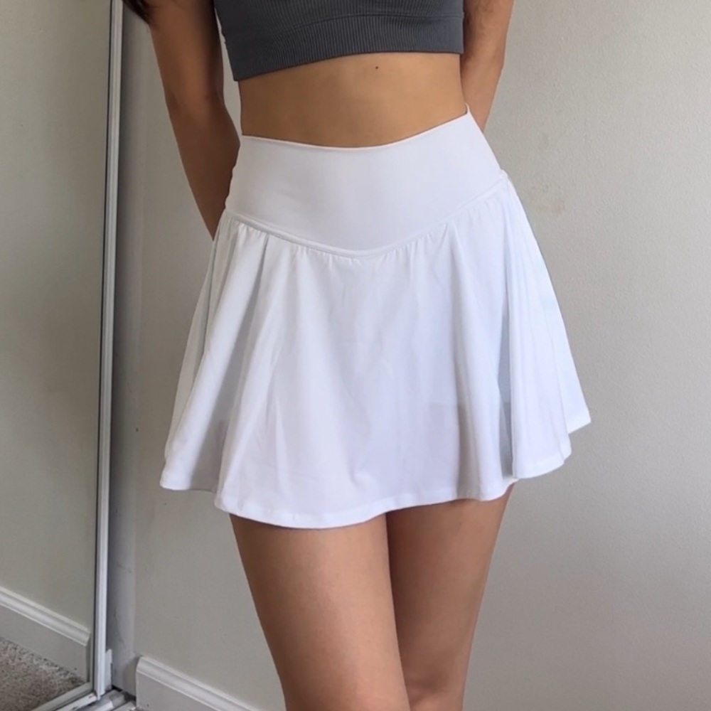 Gilly Hicks White Skort